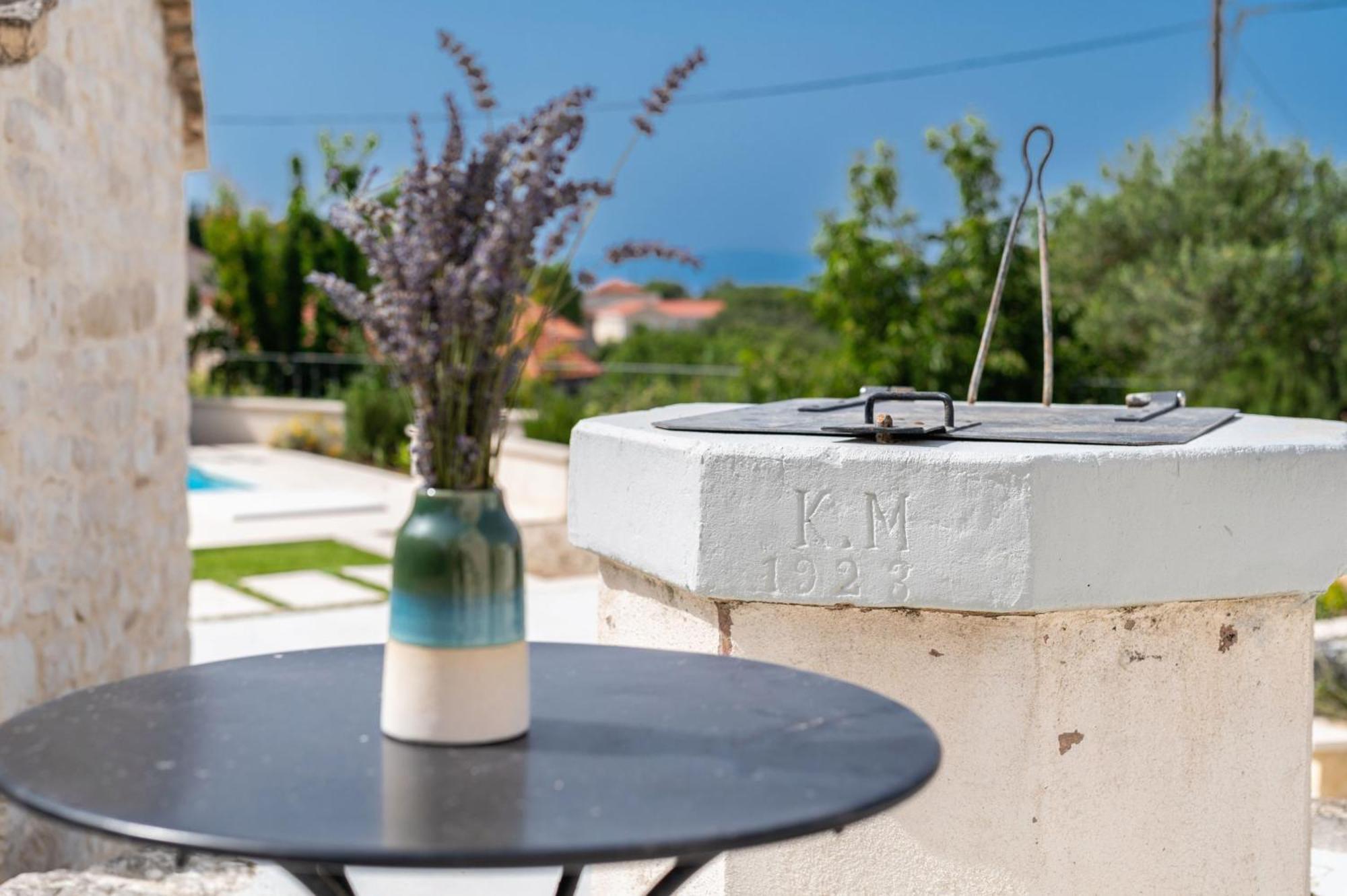 Villa Komelo Škrip Εξωτερικό φωτογραφία