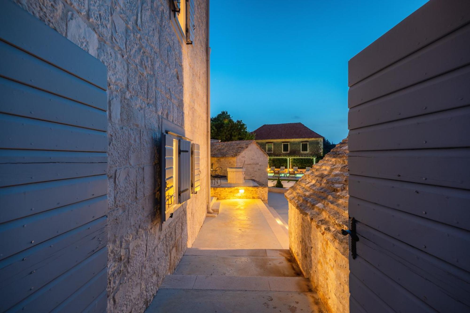 Villa Komelo Škrip Εξωτερικό φωτογραφία