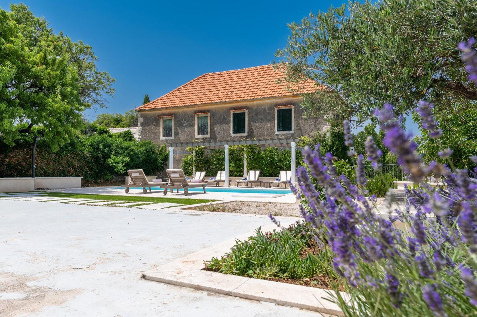 Villa Komelo Škrip Εξωτερικό φωτογραφία