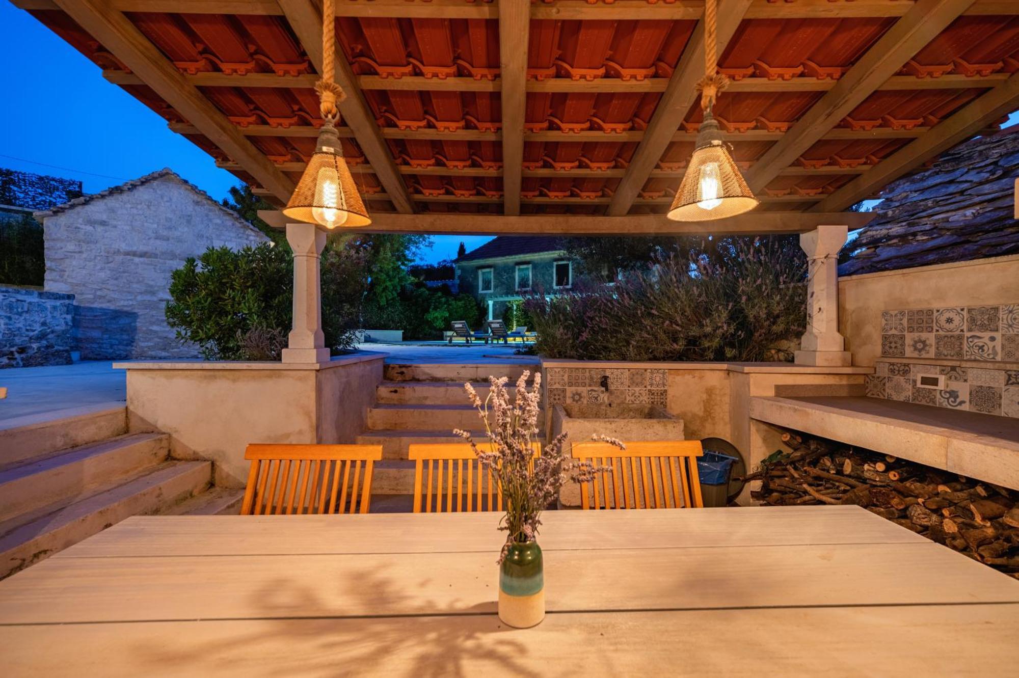 Villa Komelo Škrip Εξωτερικό φωτογραφία
