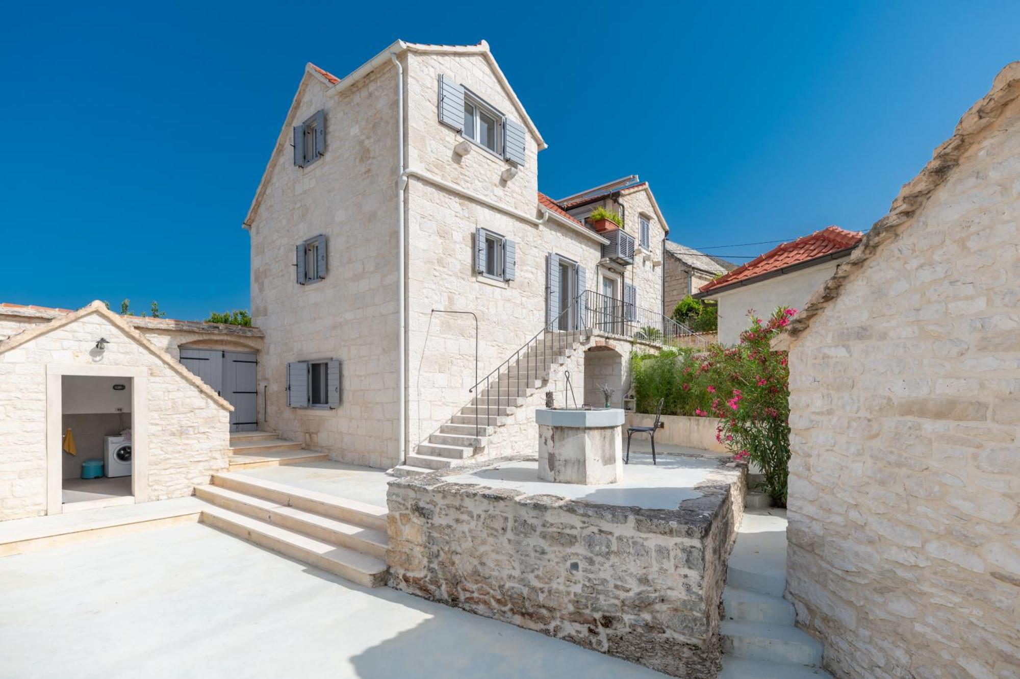Villa Komelo Škrip Εξωτερικό φωτογραφία
